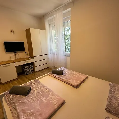 Lovorka By Eva Bed & Breakfast Omišalj