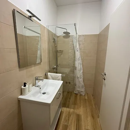 Lovorka By Eva לינה וארוחת בוקר