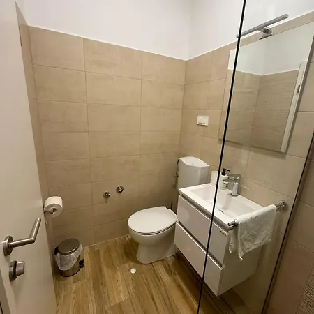 Lovorka By Eva 3* אומיסאליי