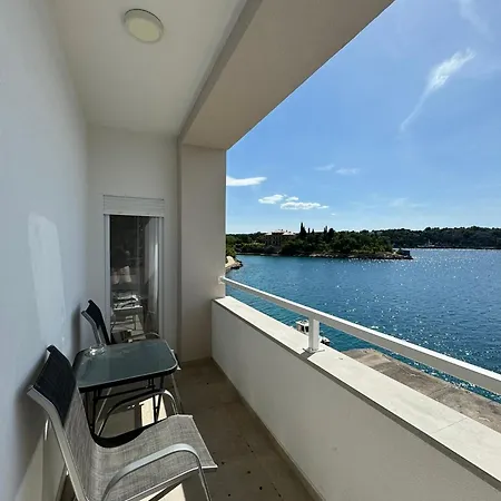 Lovorka By Eva לינה וארוחת בוקר 3*