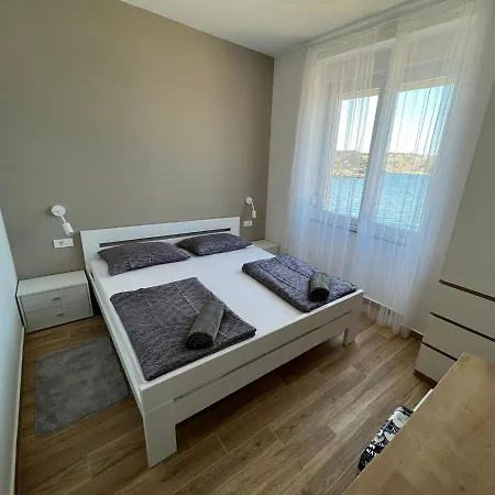 Lovorka By Eva 3* 오미살즈