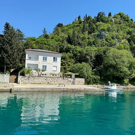 B&B Lovorka By Eva 오미살즈