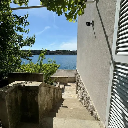 Lovorka By Eva Bed & Breakfast Omišalj