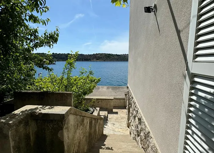 Lovorka By Eva B&B 오미살즈